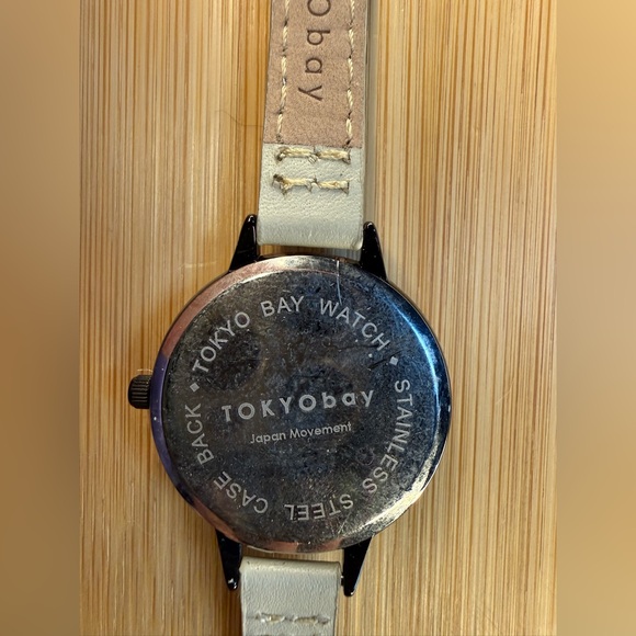 TOKYObay Sorva Light Cream Leather Strap Watch with black dial - Picture 5 of 9